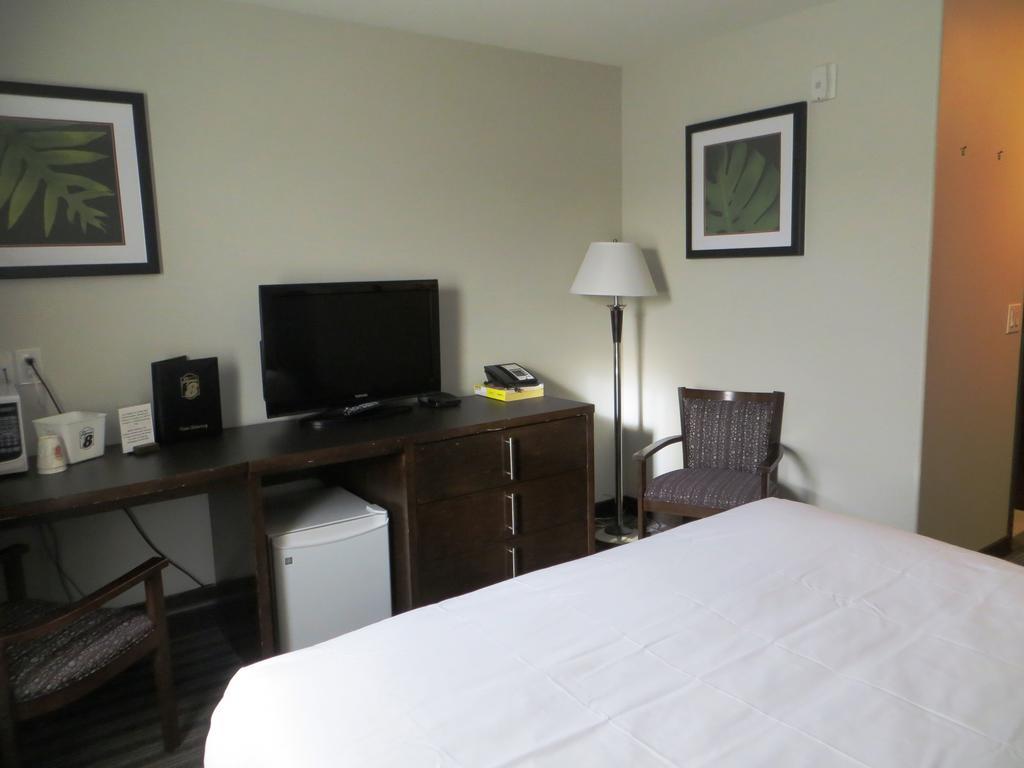 ซูเปอร์ 8 บาย วินด์แฮม ซัสคาทูน เนียร์ ดาวน์ทาวน์ Hotel แซสเกอทูน ภายนอก รูปภาพ
