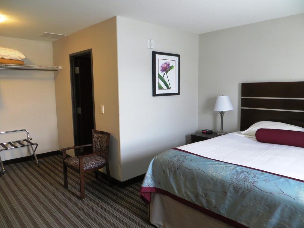 ซูเปอร์ 8 บาย วินด์แฮม ซัสคาทูน เนียร์ ดาวน์ทาวน์ Hotel แซสเกอทูน ภายนอก รูปภาพ