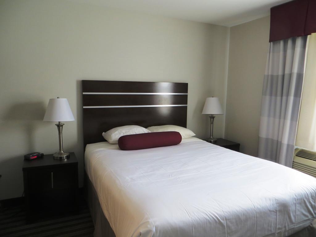 ซูเปอร์ 8 บาย วินด์แฮม ซัสคาทูน เนียร์ ดาวน์ทาวน์ Hotel แซสเกอทูน ภายนอก รูปภาพ